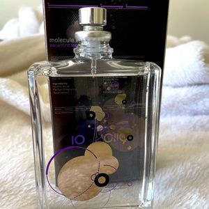 Molecule 01 Escentric Molecules